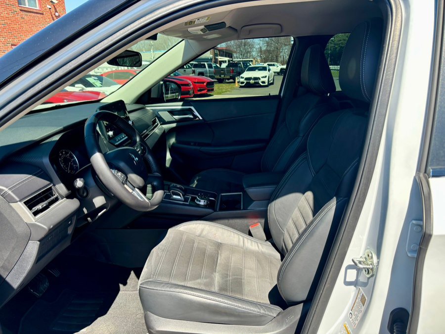 Used 2023 Mitsubishi Outlander SE image 11
