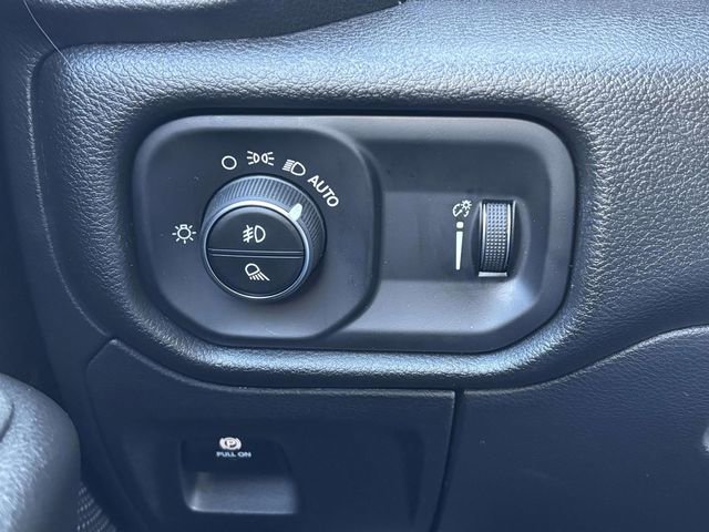 New 2026 RAM 1500 Express AWD/4WD image 16