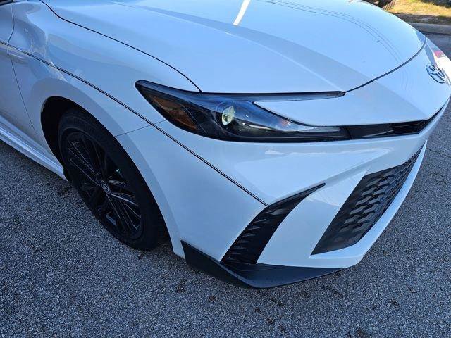 Used 2026 Toyota Camry SE FWD image 9