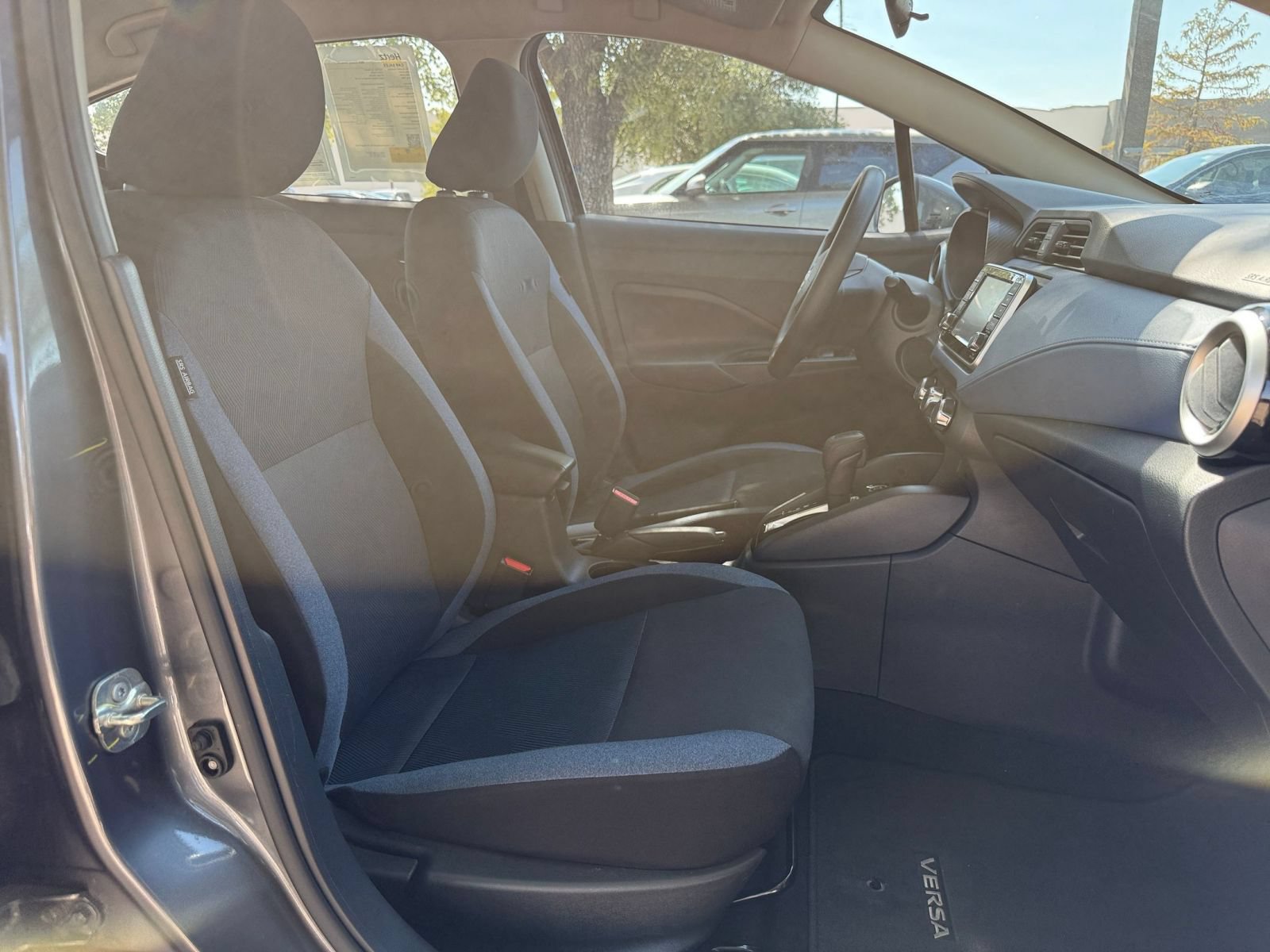 Used 2025 Nissan Versa SV FWD image 31