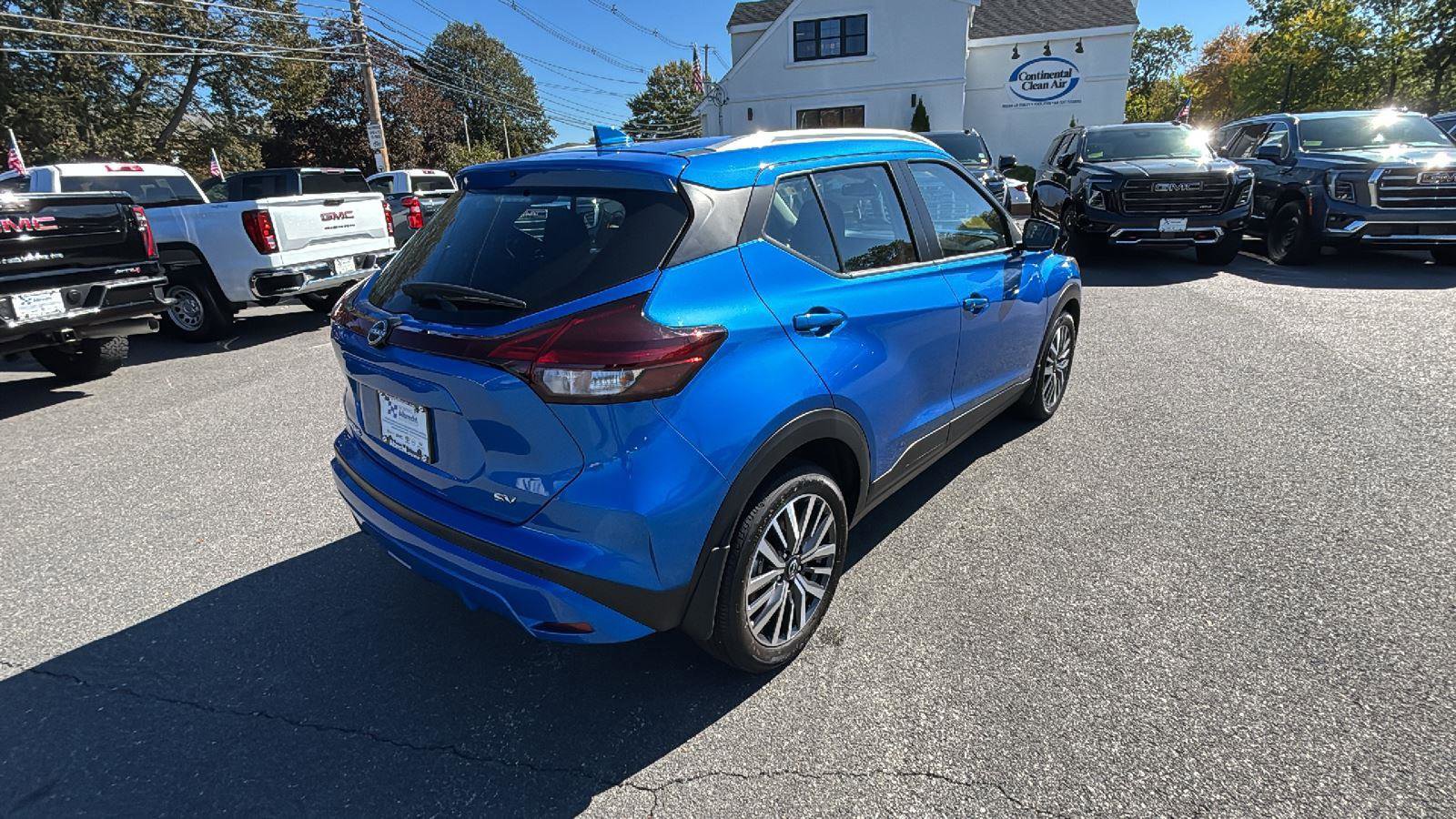 Used 2024 Nissan Kicks SV image 7
