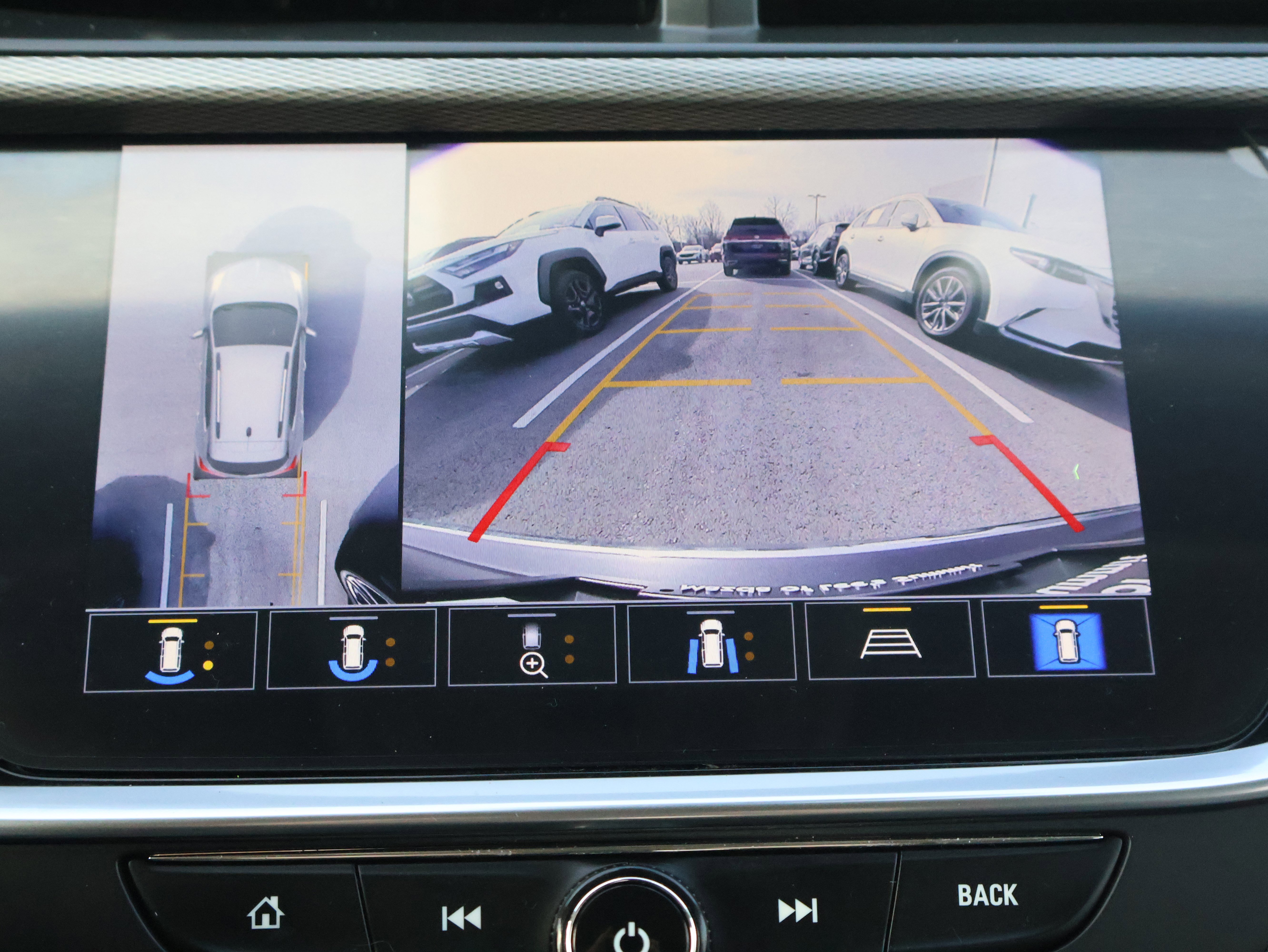 Used 2022 Buick Encore GX Essence w/ Advanced Technology Package image 24