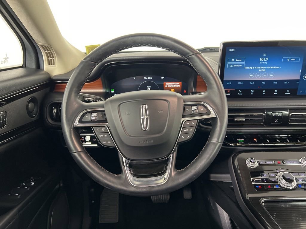 Used 2022 Lincoln Nautilus Reserve w/ Luxury Package image 15