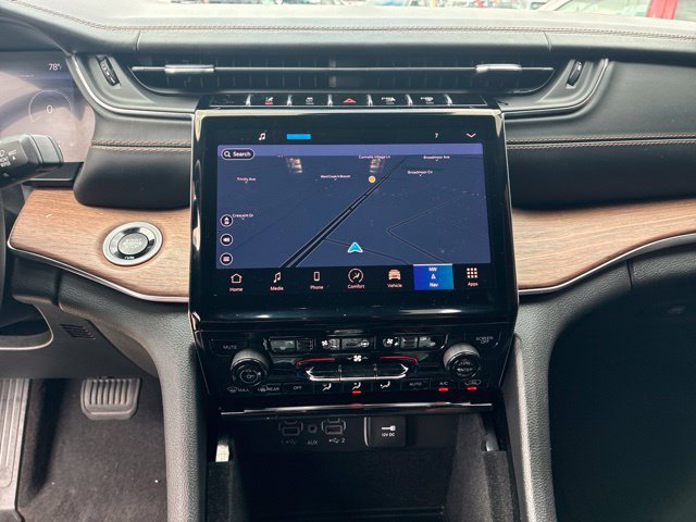Used 2022 Jeep Grand Cherokee L Summit w/ Advanced Protech Group IV AWD/4WD image 25