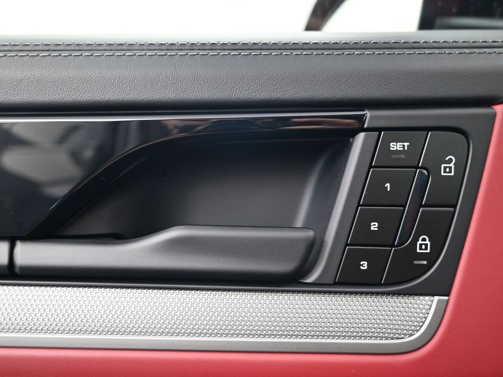 Certified 2026 Porsche Cayenne Coupe image 18