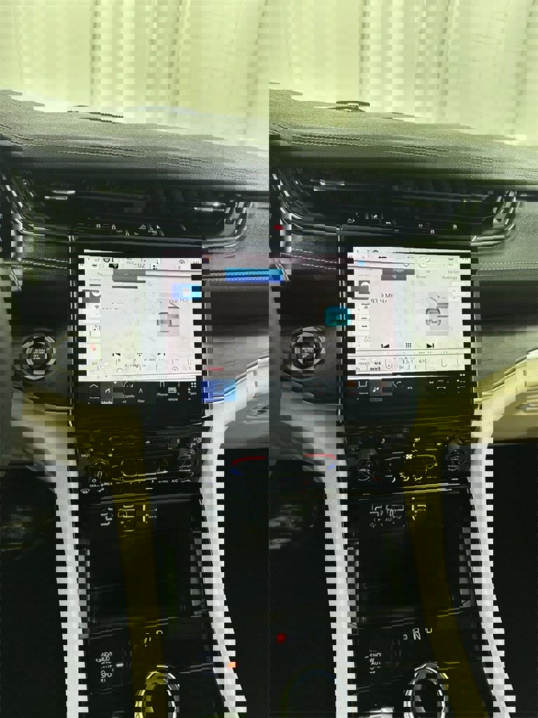 Used 2023 Jeep Grand Cherokee L Limited w/ Trailer Tow Group (B) image 19