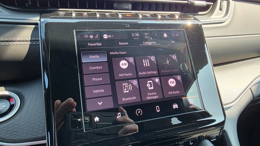 New 2025 Jeep Grand Cherokee L Laredo w/ Luxury Tech Group I image 36