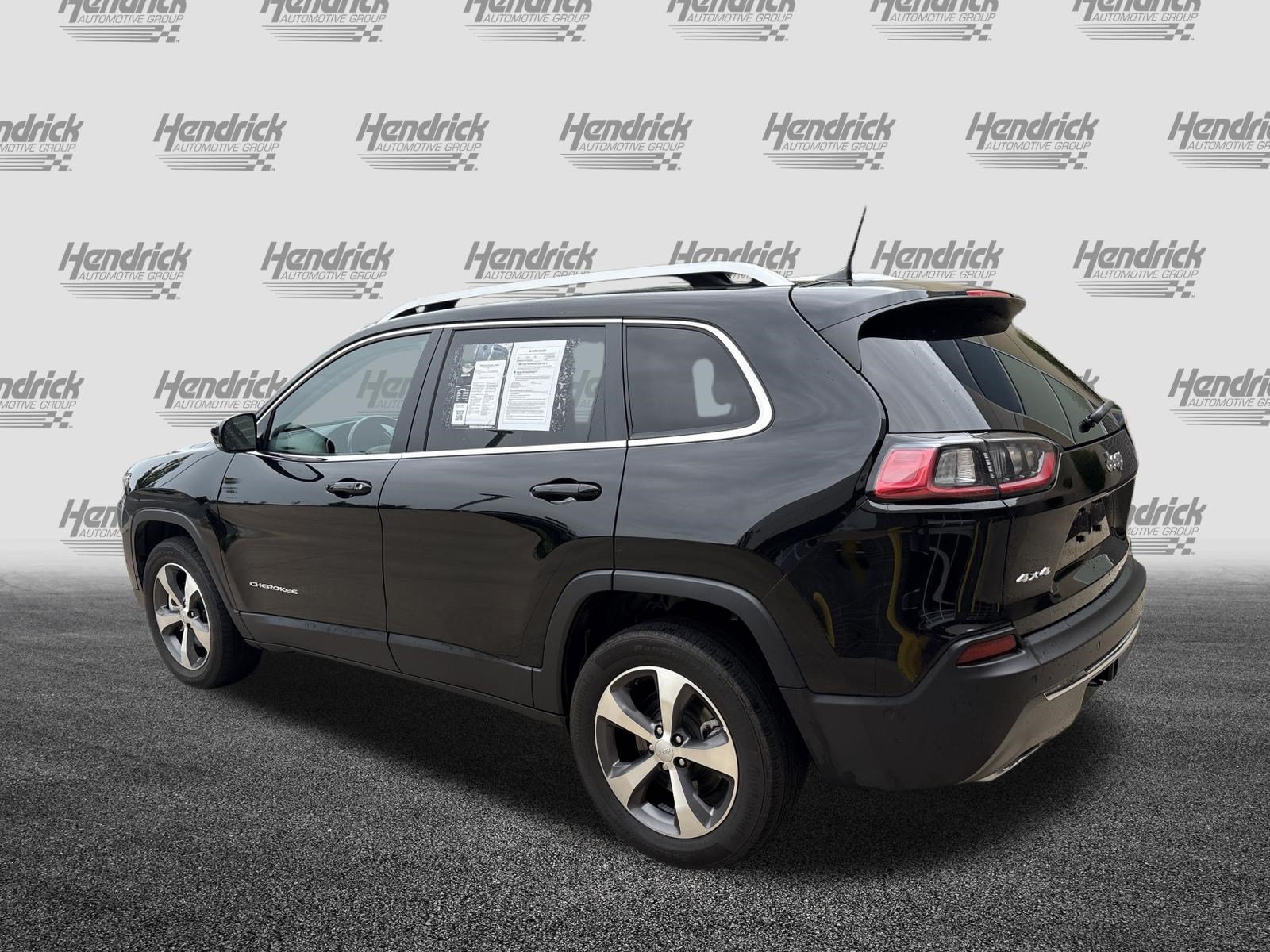 Used 2021 Jeep Cherokee Limited w/ Trailer Tow Group AWD/4WD image 8
