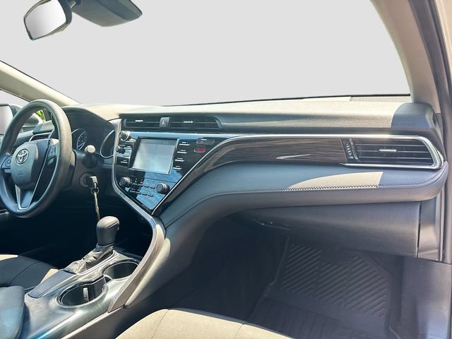 Used 2018 Toyota Camry LE FWD image 32