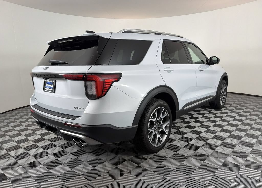 Used 2025 Ford Explorer Platinum w/ Ultimate Package AWD/4WD image 3