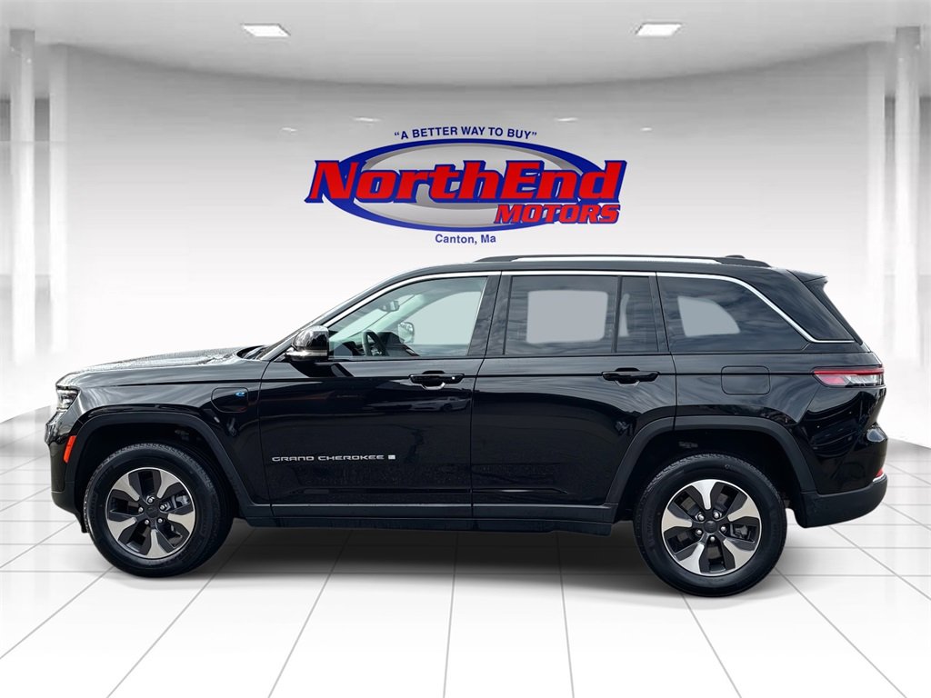 Used 2023 Jeep Grand Cherokee 4WD 4xe image 4