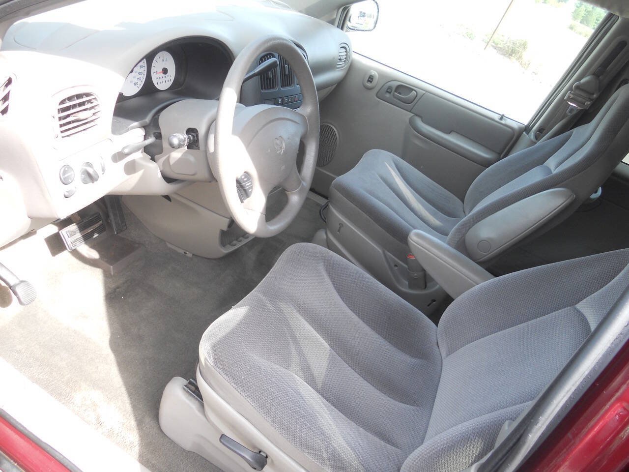 Used 2003 Dodge Grand Caravan SE FWD image 24