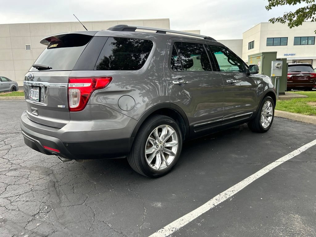 Used 2014 Ford Explorer Limited w/ Equipment Group 302A AWD/4WD image 3