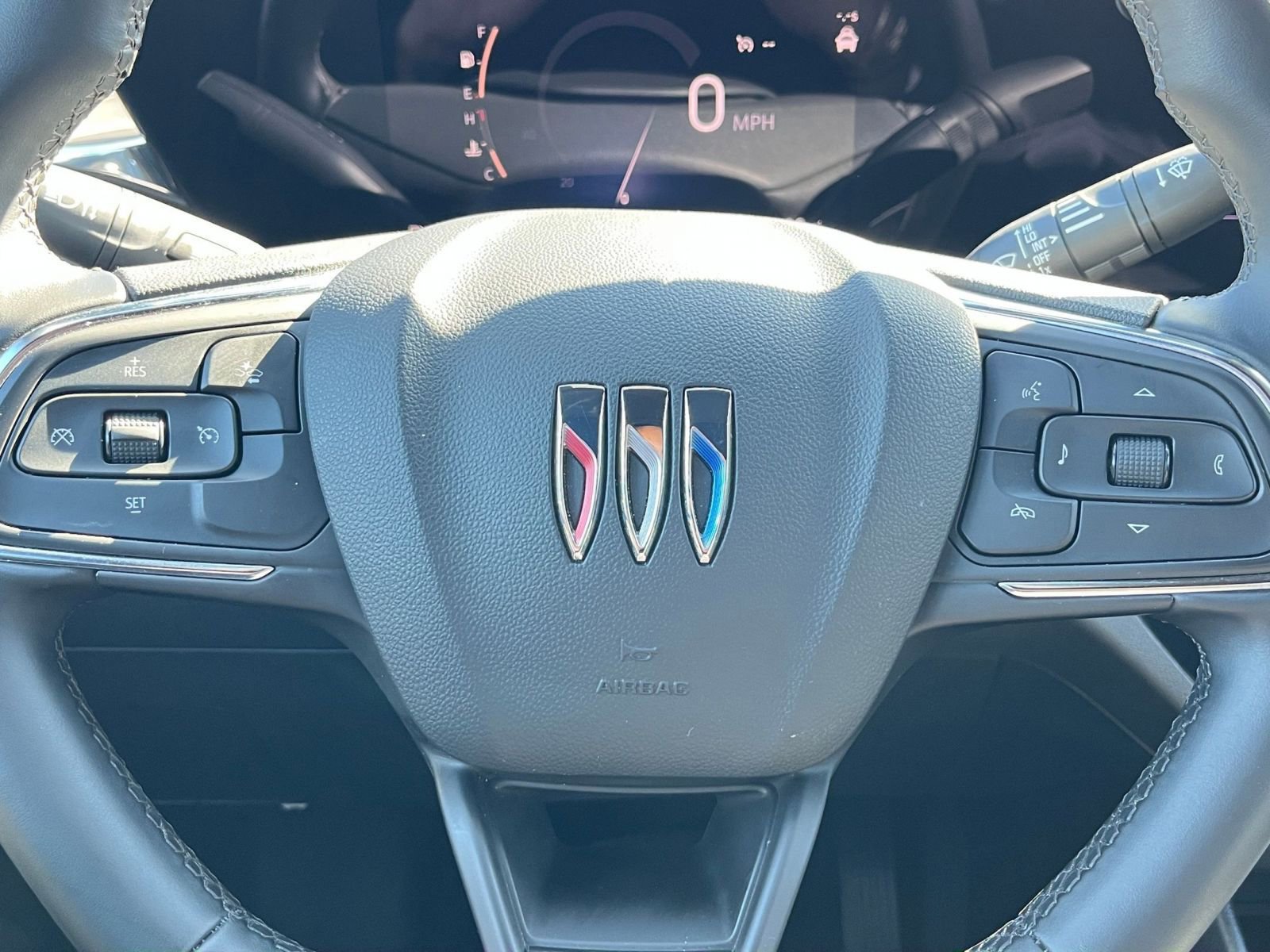 Used 2025 Buick Envista Sport Touring image 27