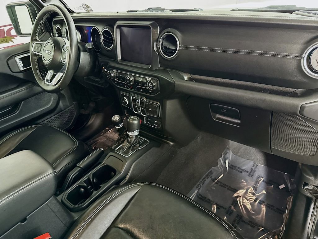 Used 2023 Jeep Wrangler Unlimited Sahara w/ Cold Weather Group AWD/4WD image 33