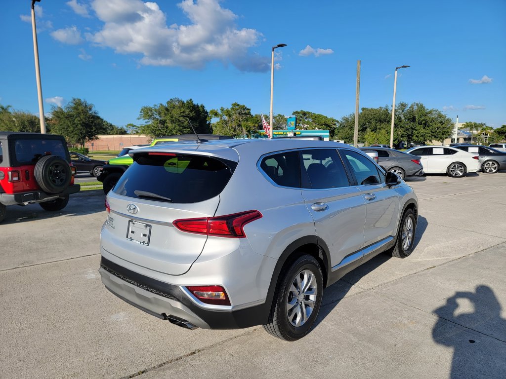 Used 2020 Hyundai Santa Fe SE FWD image 5