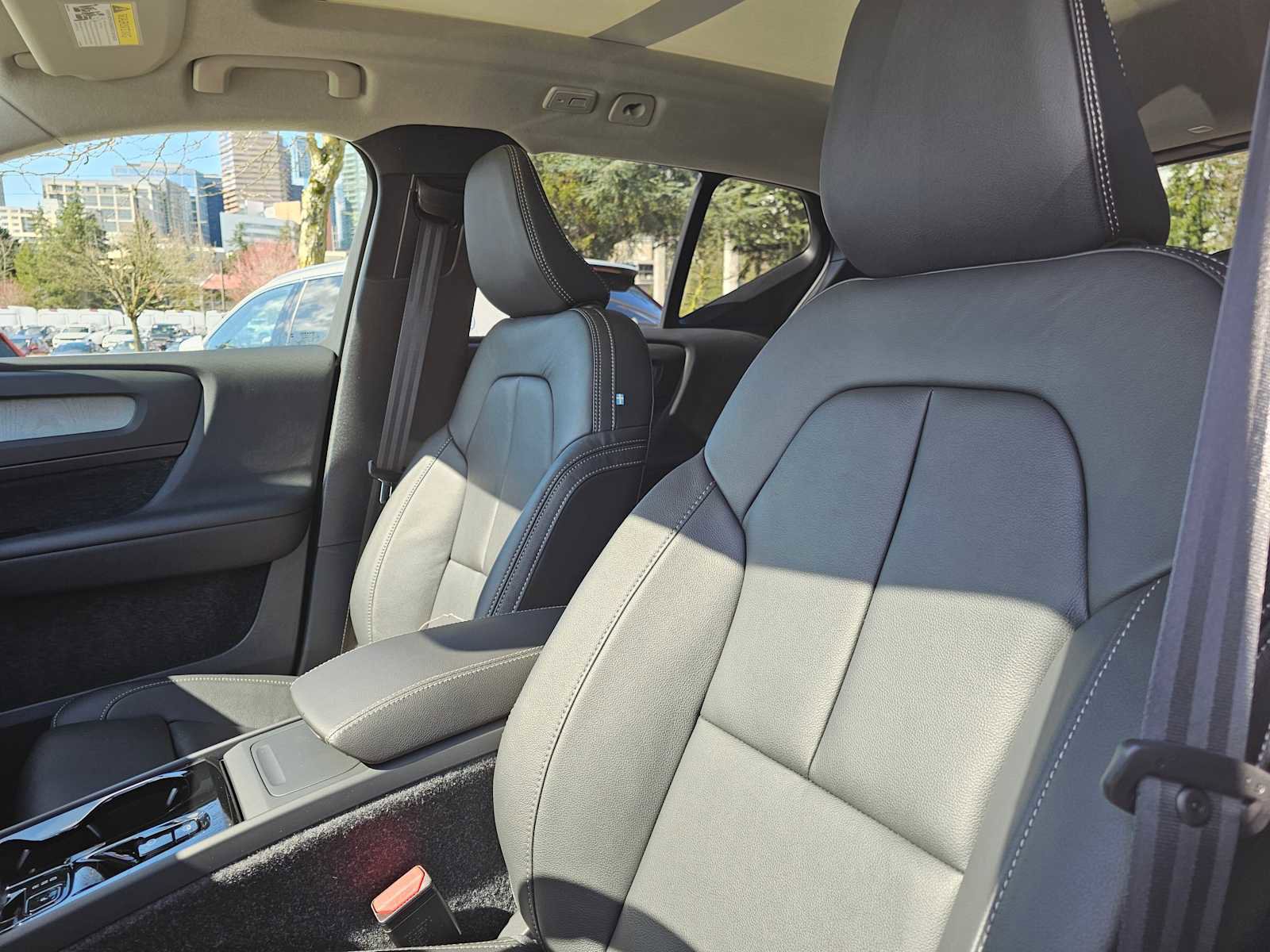 New 2026 Volvo XC40 B5 Plus w/ Protection Package Premier image 24