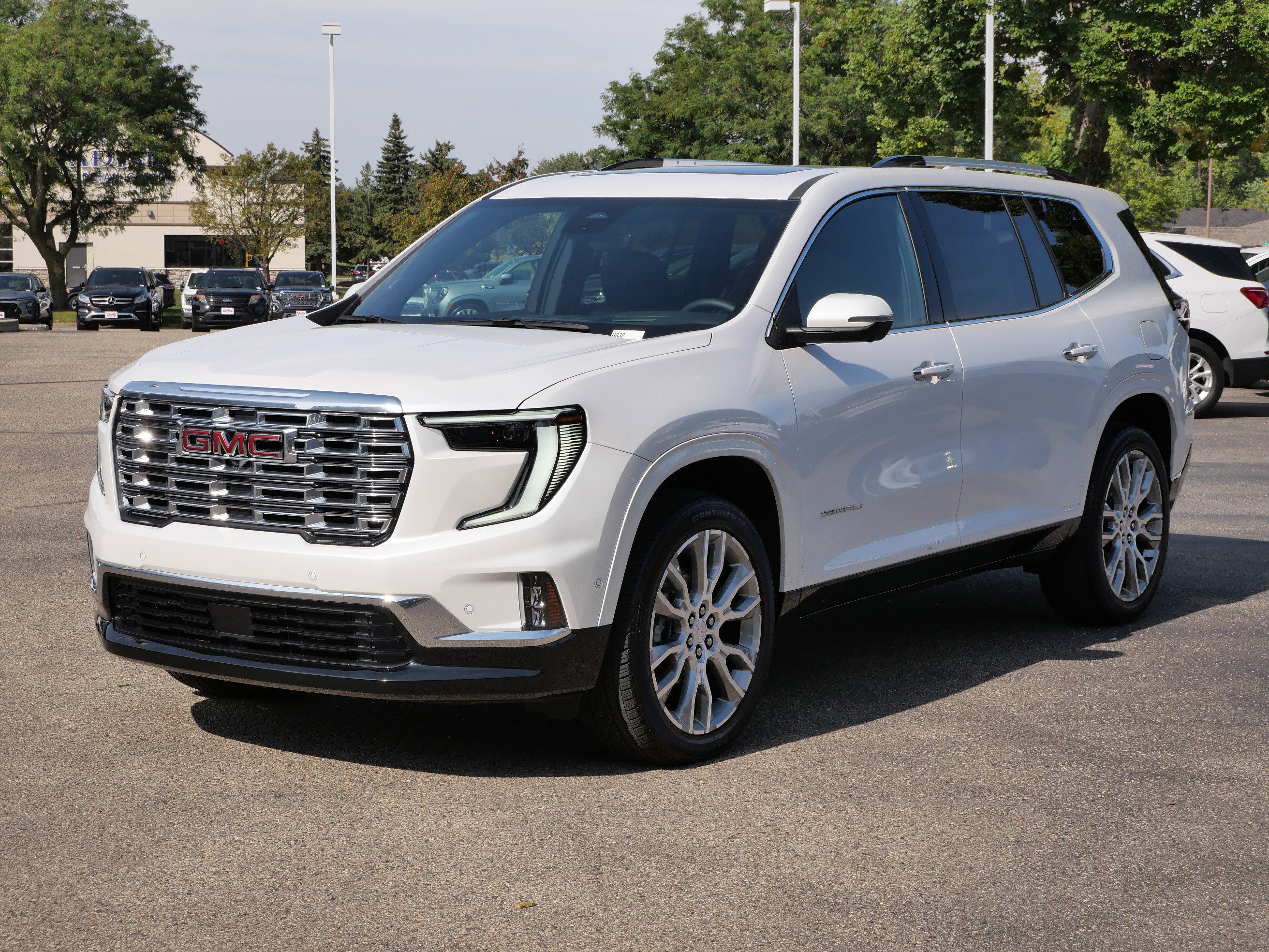 Used 2024 GMC Acadia Denali w/ Super Cruise Package image 4