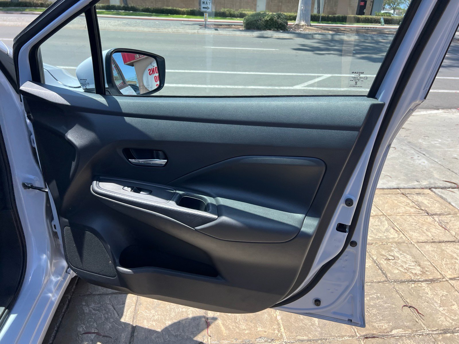 Used 2025 Nissan Versa SV w/ Trunk Package FWD image 31
