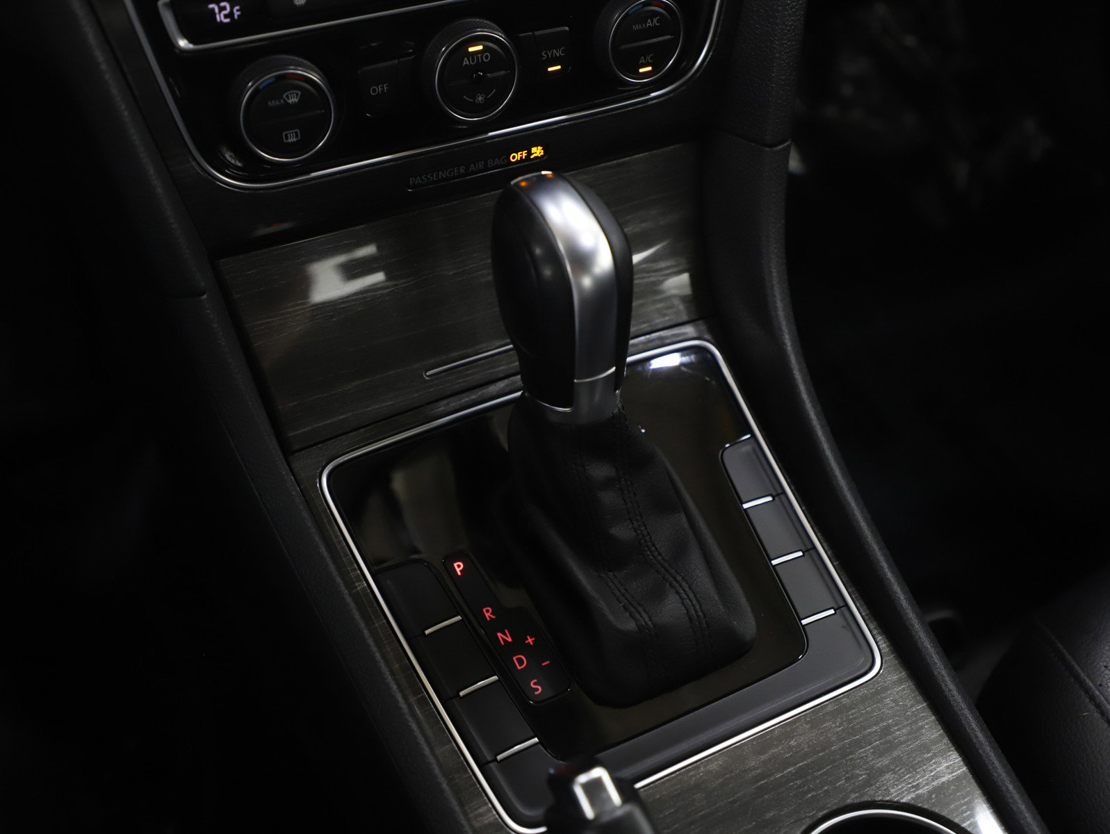 Used 2016 Volkswagen Passat 1.8T SE image 22