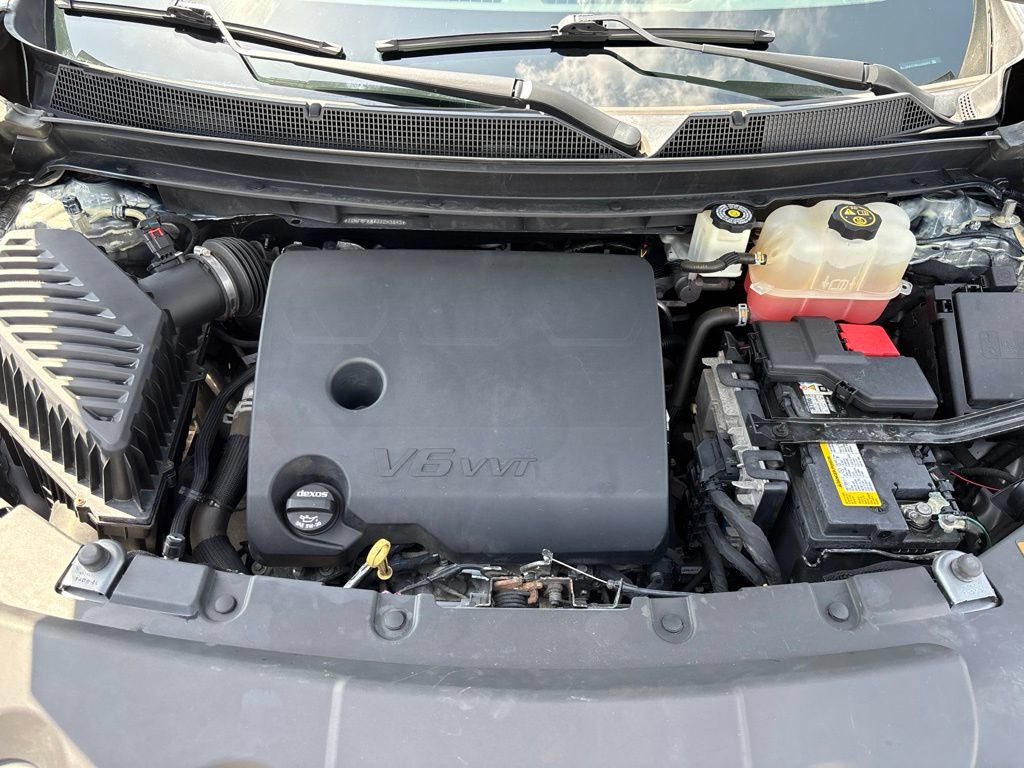 Used 2018 Chevrolet Traverse LS w/ LPO, Floor Liner Package FWD image 11