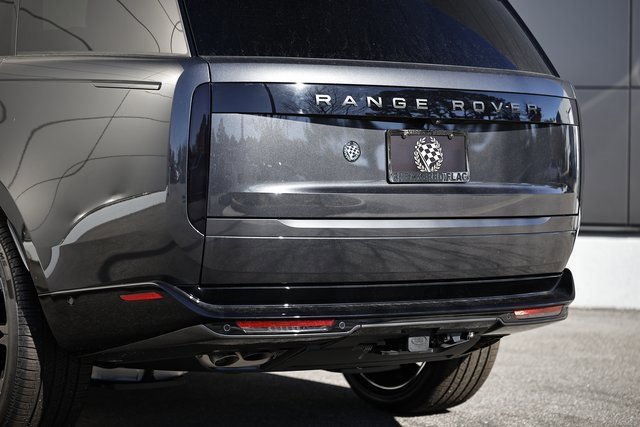 New 2025 Land Rover Range Rover Long Wheelbase SE image 13