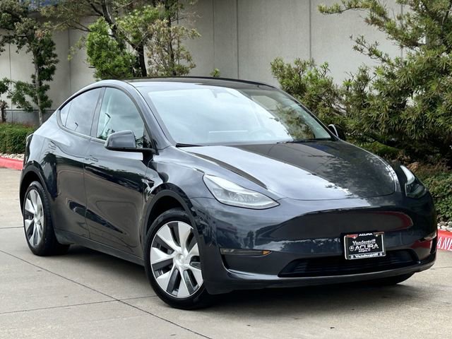 Used 2024 Tesla Model Y Long Range AWD/4WD image 2