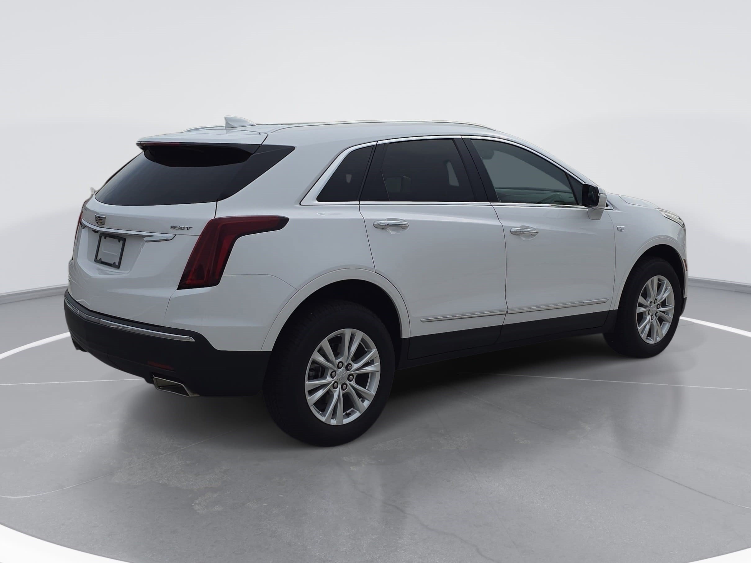Certified 2023 Cadillac XT5 Luxury AWD/4WD image 3