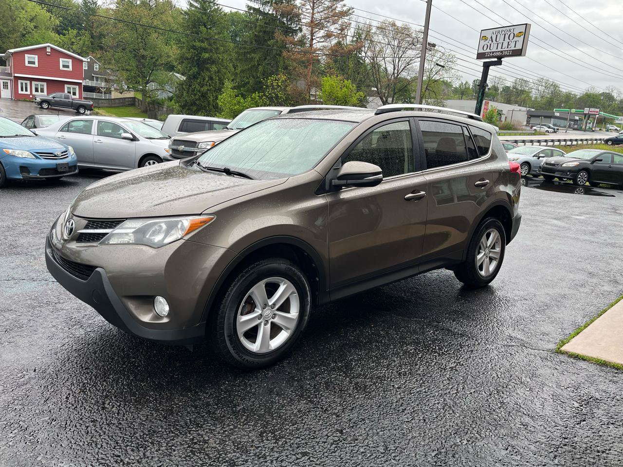 Used 2013 Toyota RAV4 XLE AWD/4WD image 11
