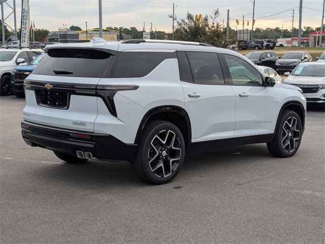 New 2026 Chevrolet Traverse High Country image 3