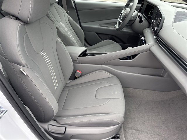 New 2026 Hyundai Elantra Blue image 13