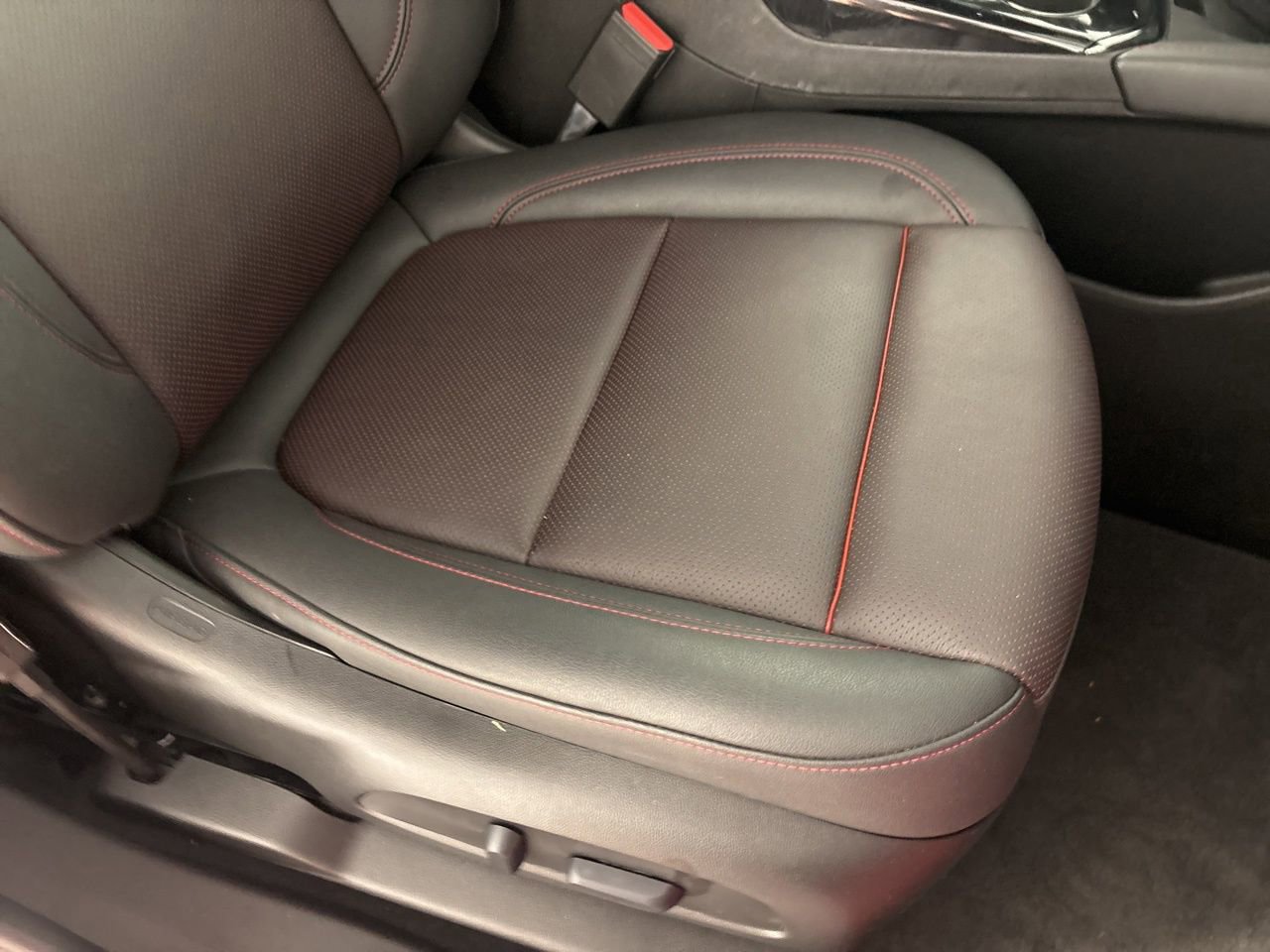 Used 2024 Chevrolet Blazer RS w/ Enhanced Convenience Package image 27