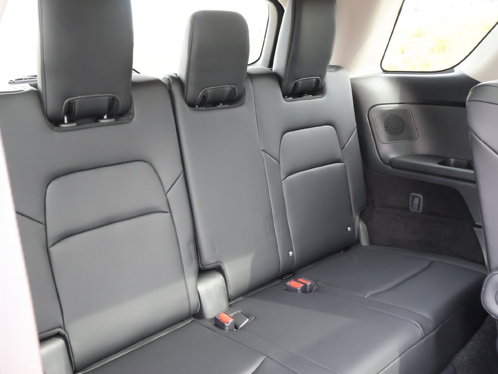 Used 2026 Nissan Pathfinder SL w/ SL Premium Package AWD/4WD image 14