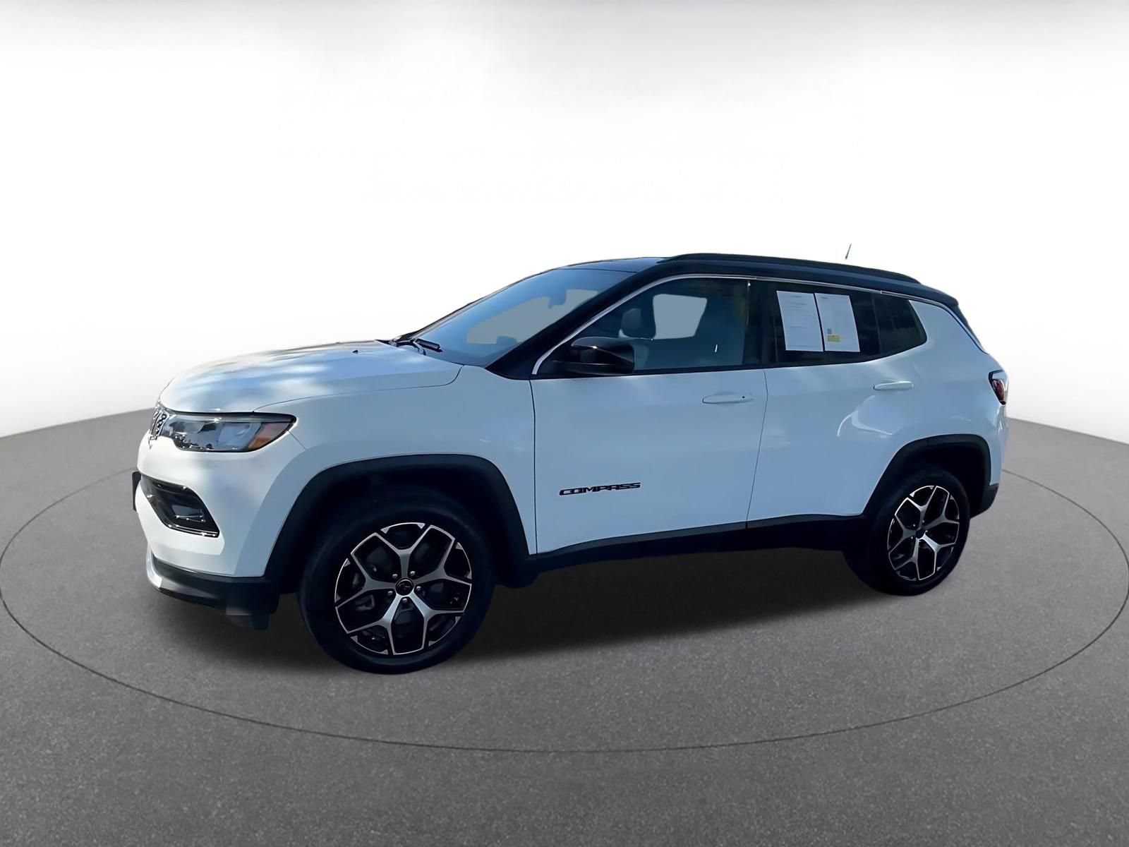 Used 2025 Jeep Compass Limited AWD/4WD image 8