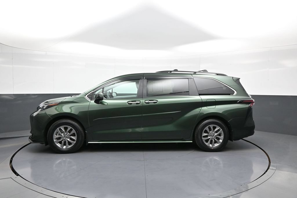 Certified 2025 Toyota Sienna XLE w/ XLE Plus Package AWD/4WD image 9