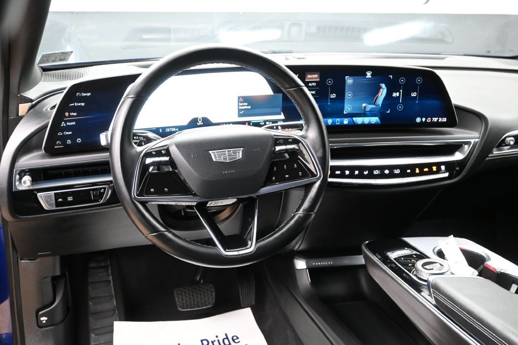 Used 2024 Cadillac Lyriq Tech RWD image 32