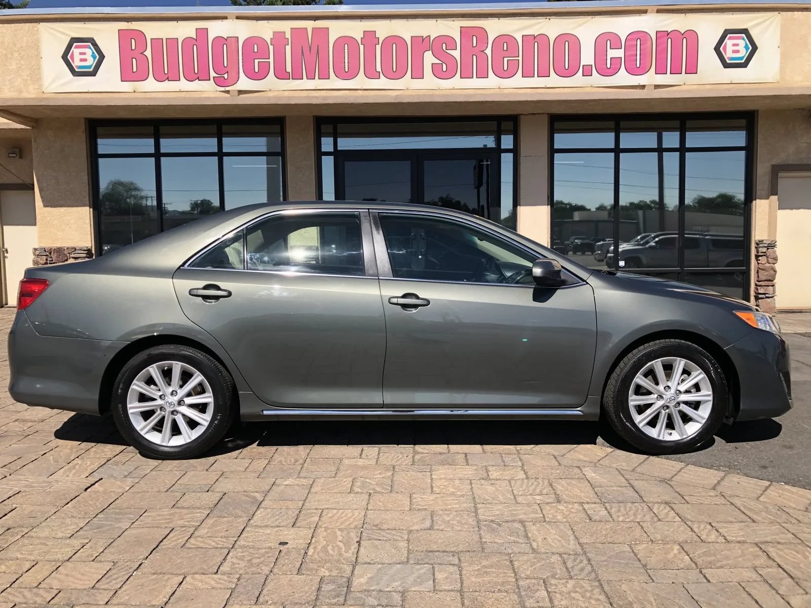 Used 2013 Toyota Camry XLE w/ Leather Pkg FWD image 1