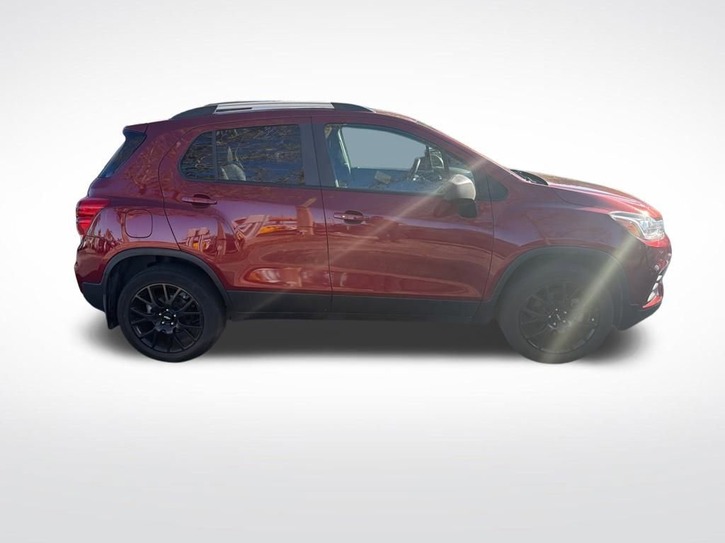 Used 2021 Chevrolet Trax LT w/ Sport Edition image 4