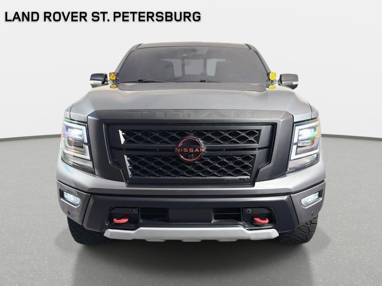 Used 2024 Nissan Titan PRO-4X w/ Pro-4x Convenience Package AWD/4WD image 2