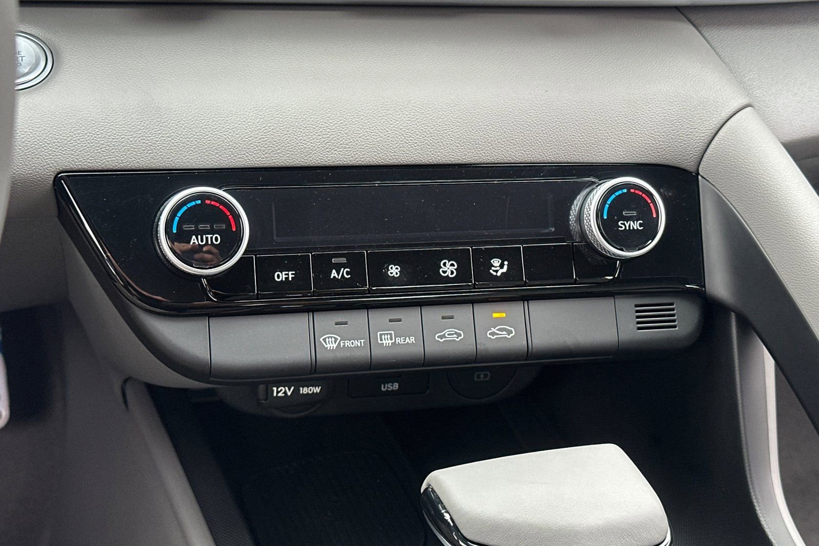 New 2025 Hyundai Elantra Sport image 18