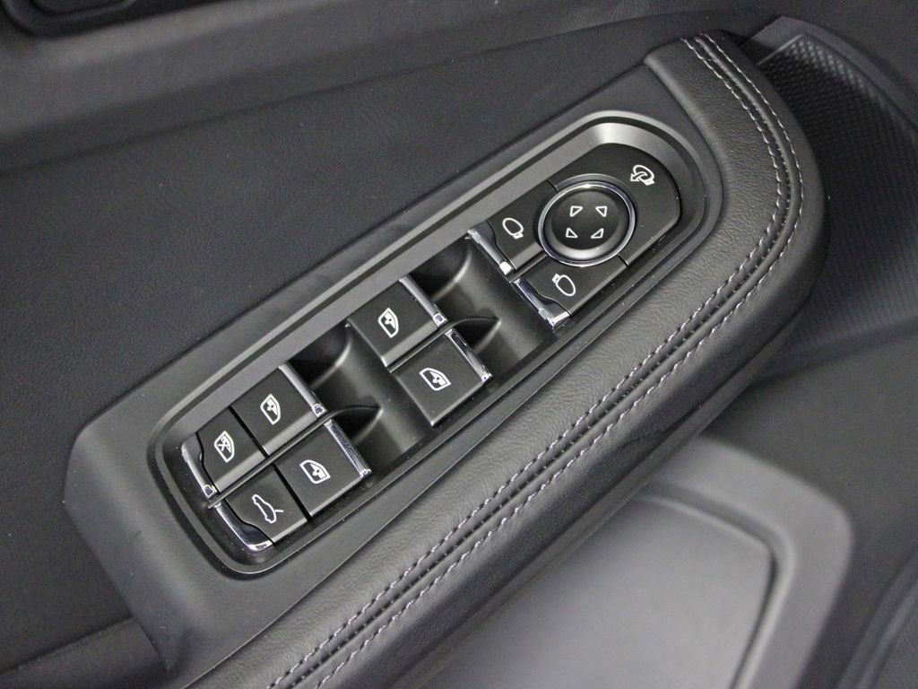 Certified 2026 Porsche Macan GTS AWD/4WD image 16
