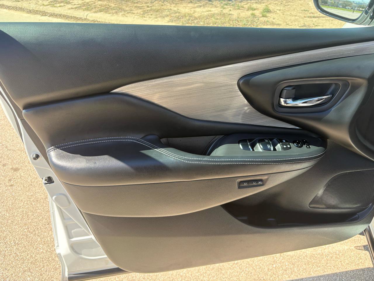 Used 2015 Nissan Murano Platinum w/ Platinum Technology Package image 19