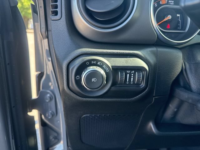 Used 2021 Jeep Wrangler Sport AWD/4WD image 21