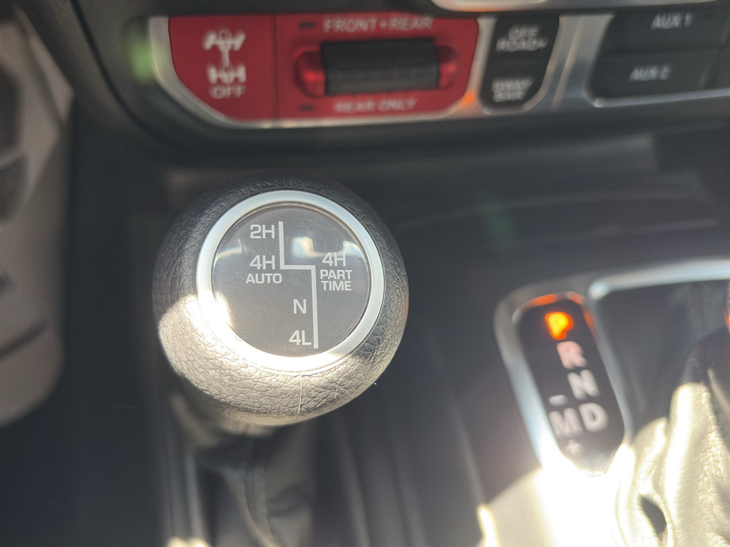 Used 2024 Jeep Wrangler Unlimited Rubicon 4xe AWD/4WD image 25