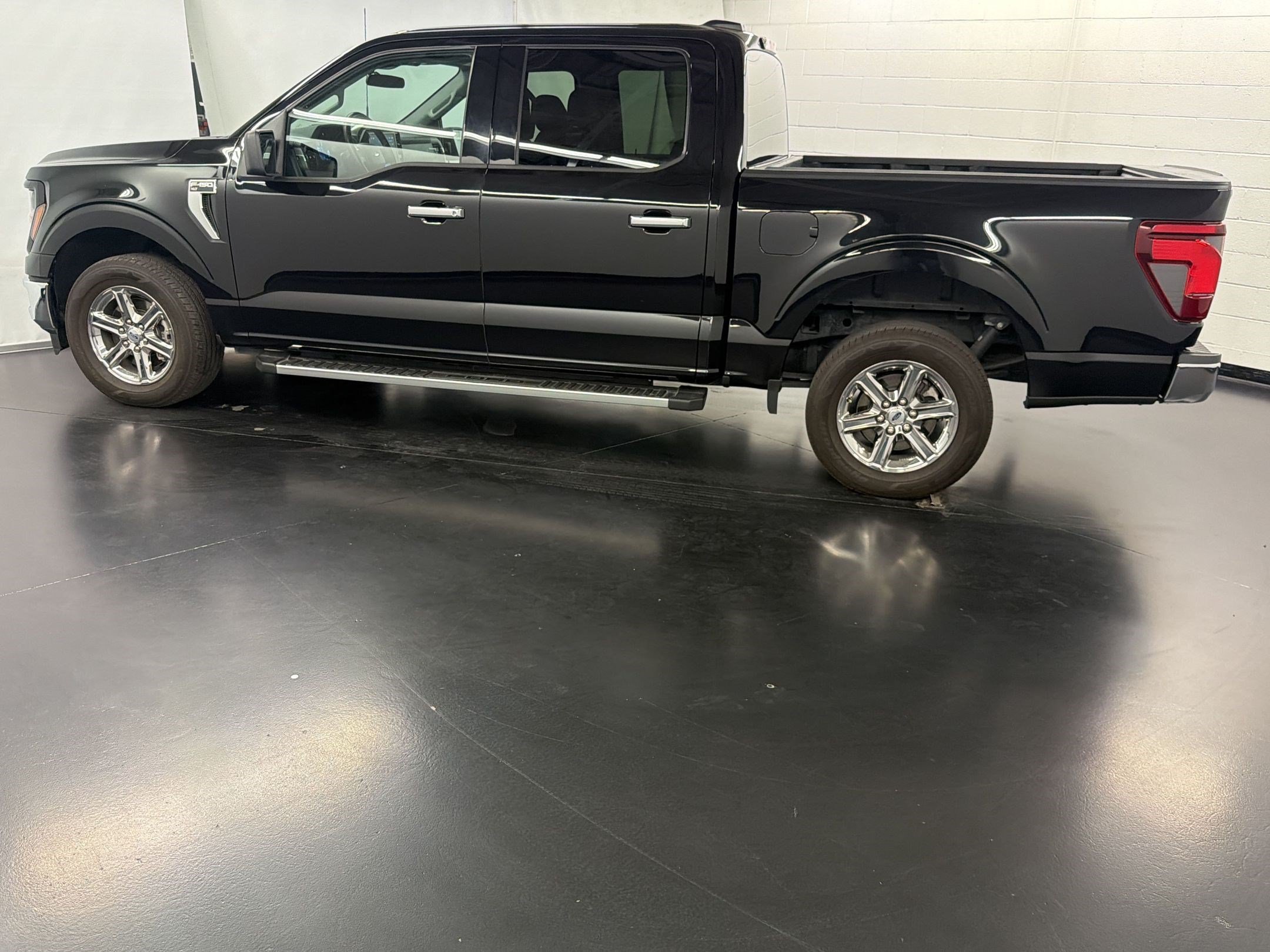 Used 2025 Ford F150 XLT w/ Equipment Group 301A Standard RWD image 2
