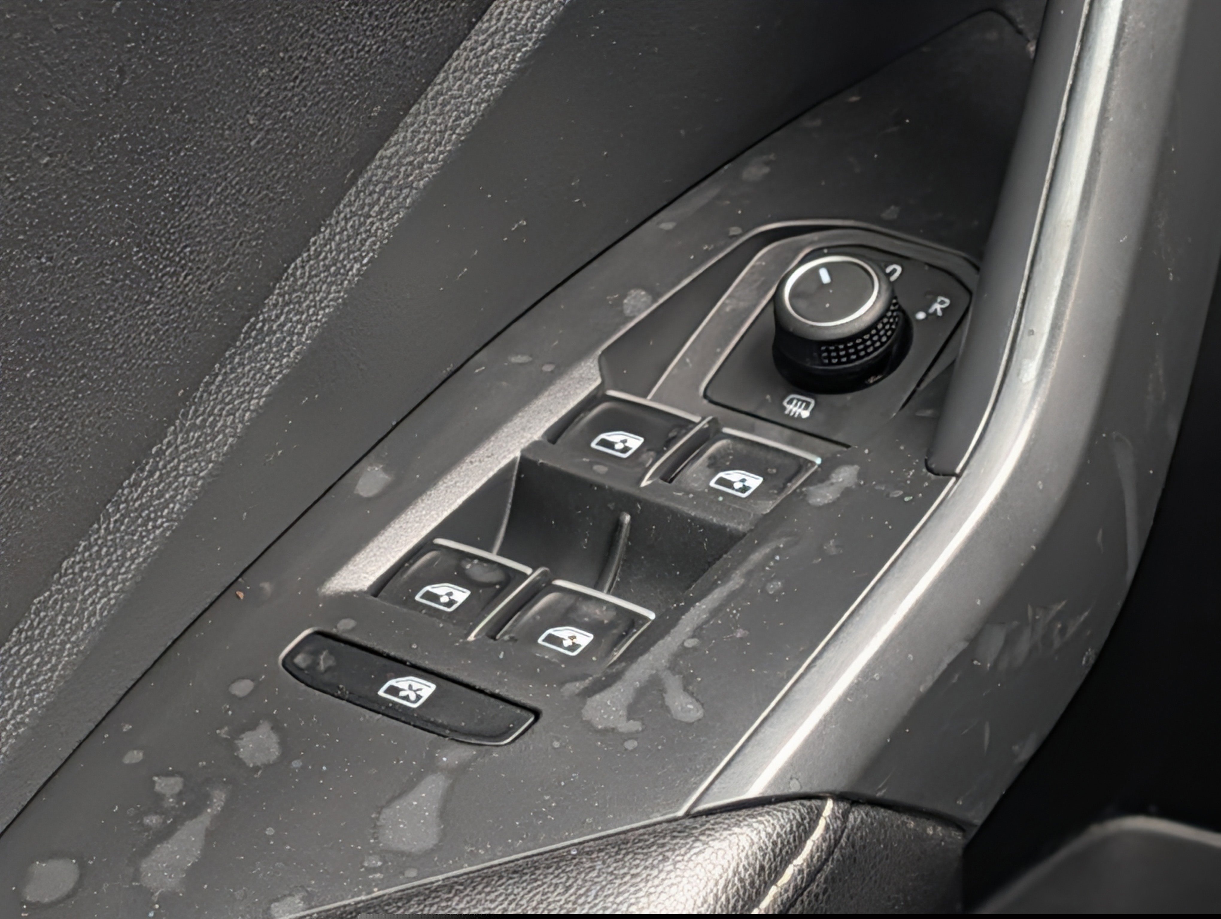 Certified 2022 Volkswagen Jetta SE w/ Panoramic Sunroof Package image 26