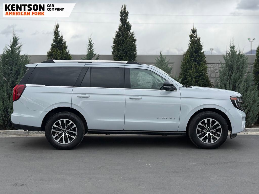 Used 2025 Ford Expedition Platinum AWD/4WD image 12