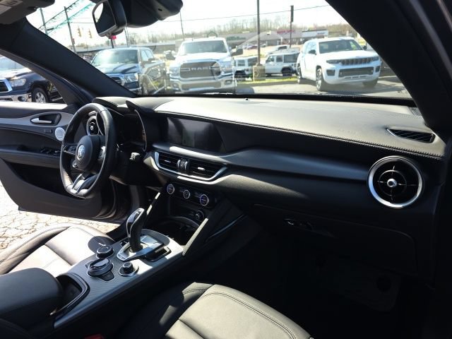 Used 2024 Alfa Romeo Stelvio Ti AWD/4WD image 42