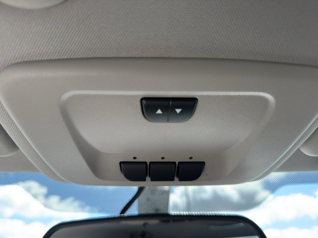 Used 2012 Chevrolet Impala LTZ FWD image 21
