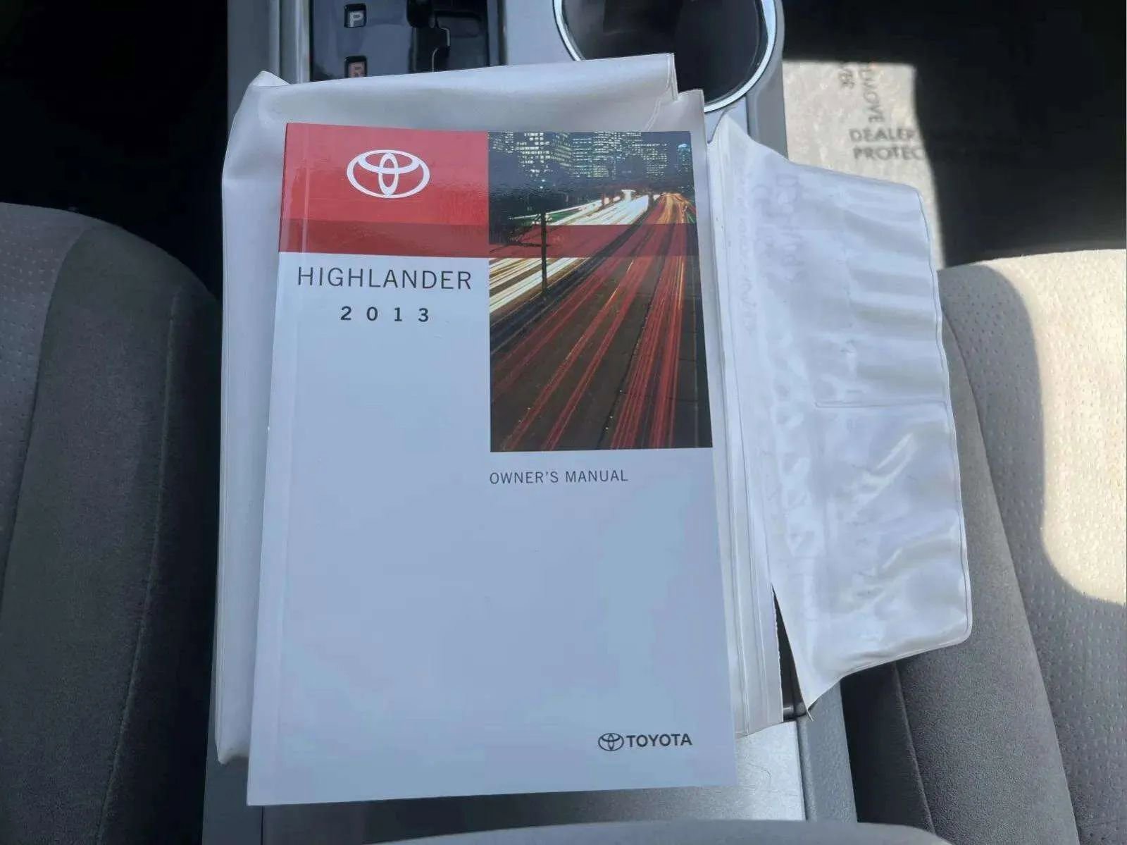 Used 2013 Toyota Highlander FWD w/ Cold Weather Pkg image 18